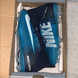 Size 8 Men’s Nike Mercurial Superfly V FG